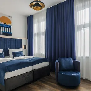 Отель Homaris East Side